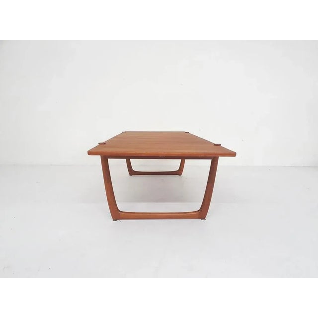 1950s Large Teak Coffee Table by Peter Hvidt and Orla Molgaard Nielsen Model Fd 575 for France and Son, Denmark, 1950s For Sale - Image 5 of 13