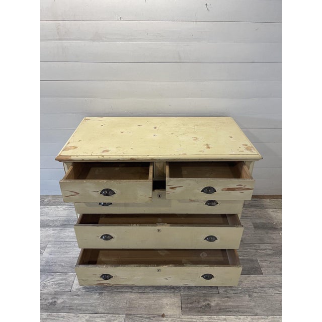 1920s Vintage Chest of Drawers in Pine For Sale - Image 5 of 7