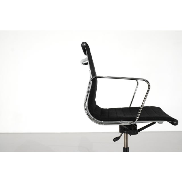 EA 117 Office Chair by Charles Ray Eames for ICF, 1990s, in Very Good conditions. Designed 1960 to 1969 This piece has an...