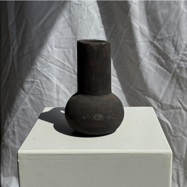 1980s Black Ceramic Soliflore Vase with Indonesian Terracotta Handle, 1980s For Sale - Image 5 of 9