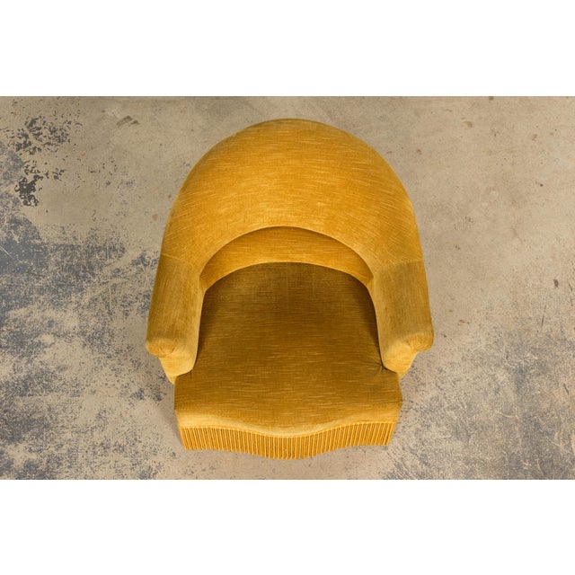 Napoleon III Style Velvet Crapaud Armchair, Provence, 1940 For Sale - Image 4 of 17