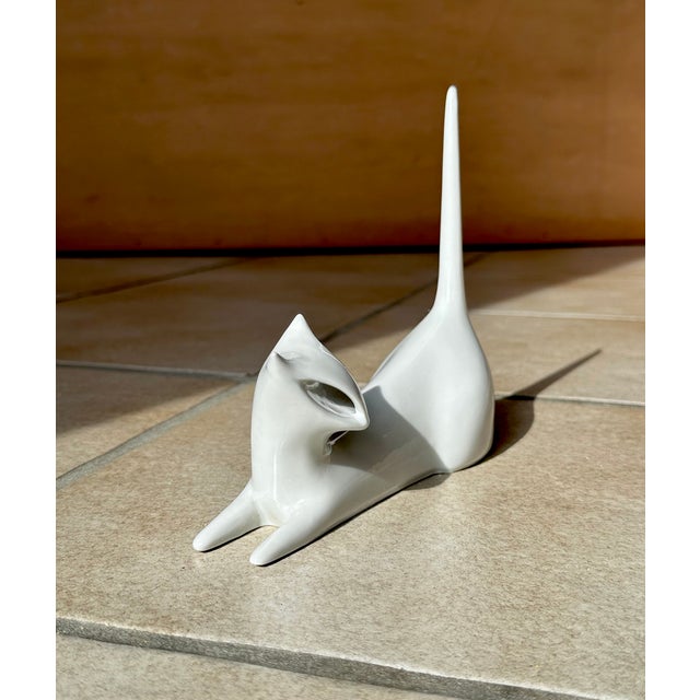 Early Edition Porcelain Brussels Series Cat Sculpture by Jaroslav Jezek for Royal Dux Bohemia, Former Czechoslovakia, 1960s For Sale - Image 11 of 16