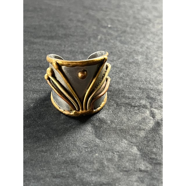 Art Deco Vintage 1970s Hand-Crafted Abstract Metal Ring, Size 8.5 For Sale - Image 3 of 4