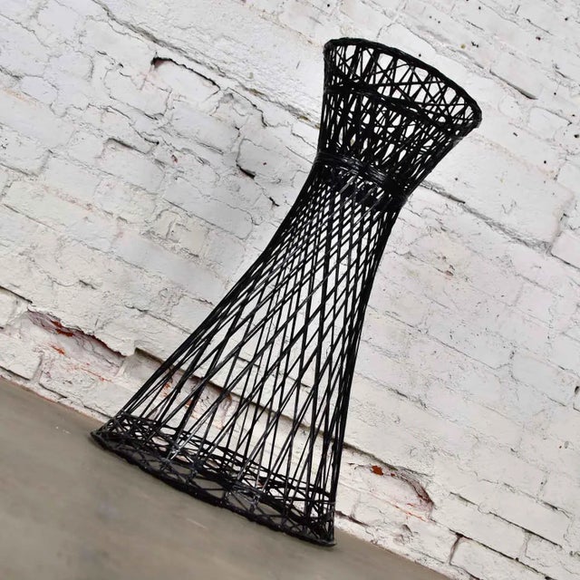 Mid-Century Modern Spun Fiberglass Plant Stand For Sale - Image 6 of 13