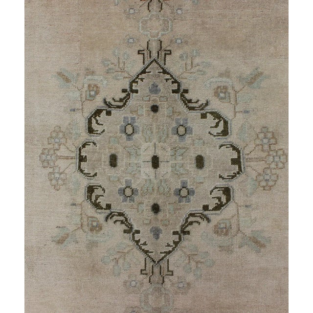 Vintage Turkish Oushak Rug With Three Central Medallions in Taupe, Ivory & Gray For Sale In Atlanta - Image 6 of 10