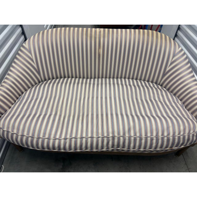 Wood Mid 20th Century Traditional Upholstered Settee Loveseat For Sale - Image 7 of 12