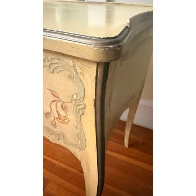 1940s Ralph H. Widdicombe for John Widdicomb Hand-Painted Louis XV Vanity & Bench For Sale - Image 12 of 15