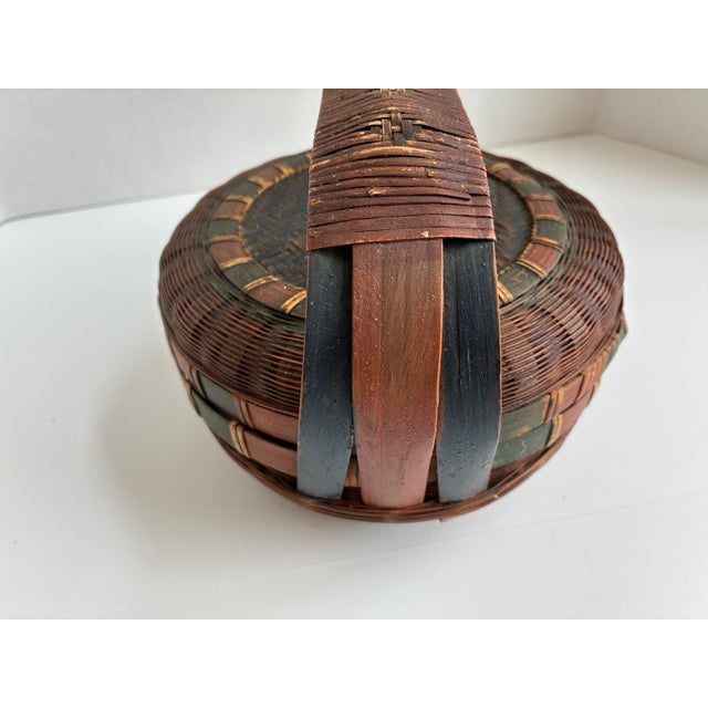 1910s Antique Chinese Rattan Lidded Sewing Basket Asian Decor For Sale - Image 5 of 13