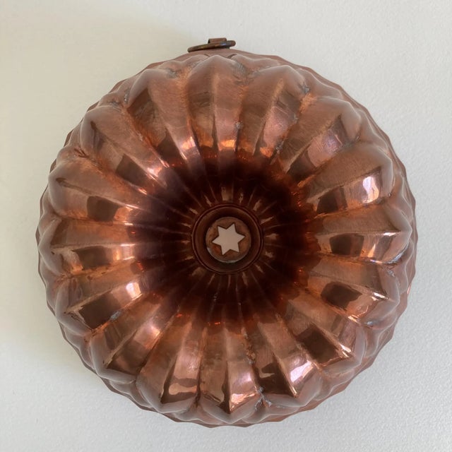 Wagner West Germany Bundt Pans – Set of 2 – Copper Bakeware - Mid 20th Century For Sale - Image 4 of 9