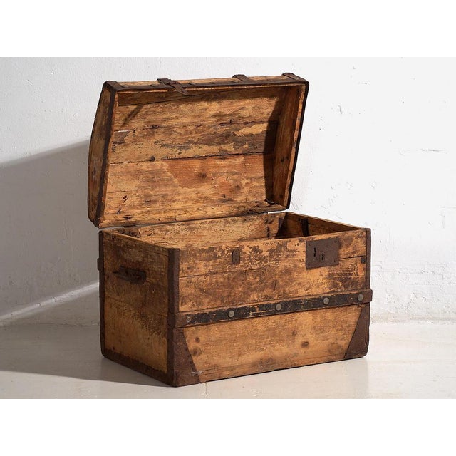 Large Antique Washed Wood Trunk, 1900 For Sale - Image 5 of 11