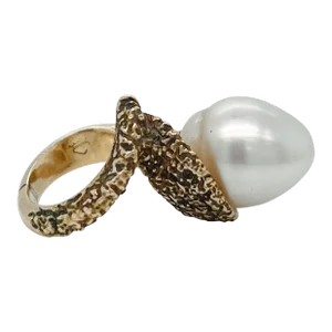 Vintage Brutalist Textured 14 Karat Yellow Gold & Baroque Pearl Cocktail Ring Size 4.5