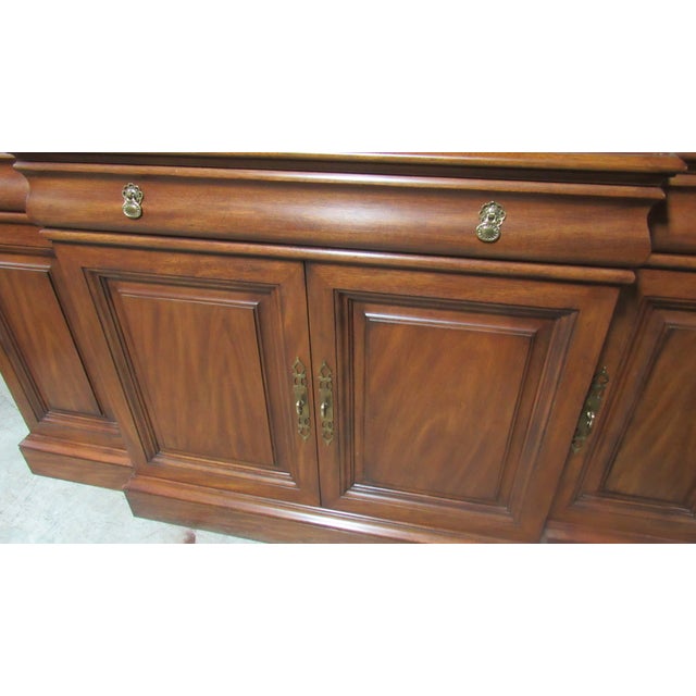 Traditional 1980s Henkel Harris Mahogany Sideboard Console Designer For Sale - Image 3 of 7