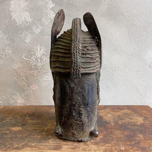 Lost-Wax Head of a Yoruba Oba from the Benin Kingdom, 1950s, Bronze For Sale - Image 9 of 14