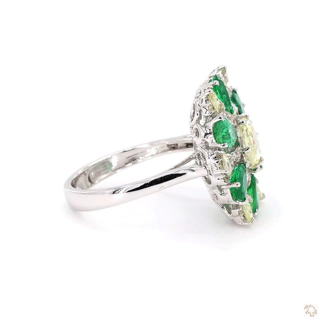 Green 1.45 Carat Round Brilliant Cut Diamond Emerald Gold Ring, Size 6.5 For Sale - Image 8 of 9