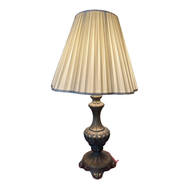 Vintage Stiffel Solid Brass Trophy Urn Table Lamp – Hollywood Regency Style With Pleated Shade For Sale