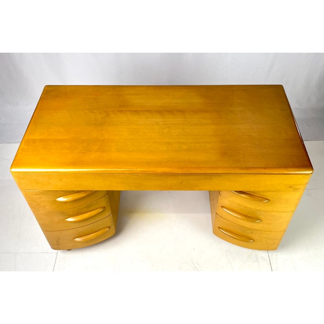 Heywood-Wakefield Mid-Century Modern Heywood-Wakefield Solid Birch Kneehole Desk in "Wheat" Finish For Sale - Image 4 of 18