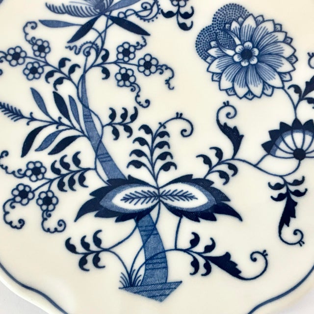 Blue Danube 1970s Vintage Japanese Chinoiserie Meissen Blue Danube Trivet For Sale - Image 4 of 6