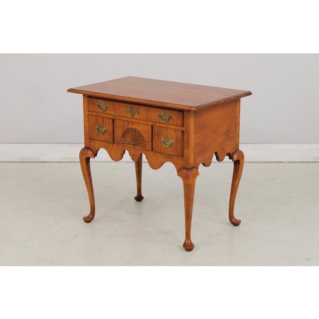 Queen Anne Eldred Wheeler Tiger Maple Lowboy Dressing Table For Sale - Image 3 of 18