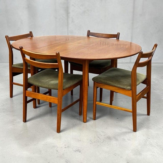 Mid-Century Modern Circular Extendable Oval Dining Table and Dining Chairs, Set of 5 For Sale - Image 14 of 14