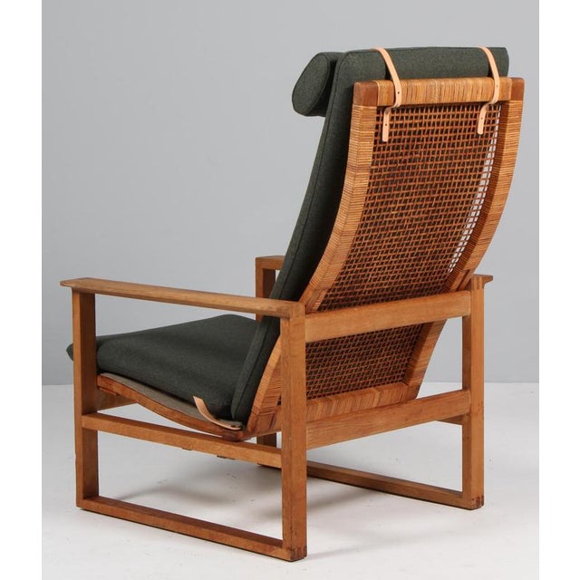 Wood 2254 Oak Sled Lounge Chairs and Ottoman in Cane attributed to Børge Mogensen for Fredericia, 1956, Set of 3 For Sale - Image 7 of 8