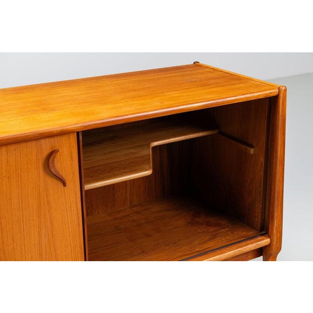 Small Sideboard in Walnut from Bosteels, Belgium, 1960 For Sale - Image 9 of 18