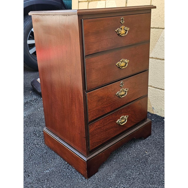 1990s Bombay Furniture Late 20th Century Chippendale Mahogany 2-Drawer Filing Cabinet For Sale - Image 9 of 12