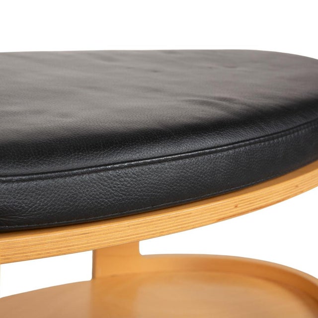 Set of Black Leather Arion Two-Seater Sofa and Ottoman with Wheels and Manual Function from Stressless For Sale - Image 11 of 18