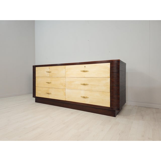 Osvaldo Borsani Art Deco Italian Parchment Chest of Drawers attributed to Osvaldo Borsani, 1940s For Sale - Image 4 of 18