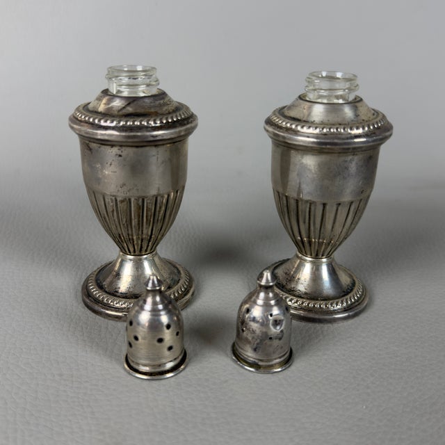 Antique Early 20th Century Set of Salt, Pepper, and Dispensers in Sterling Silver, Set of 2 For Sale - Image 4 of 11