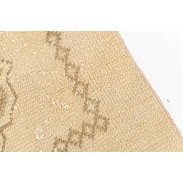 1960s Neutral Geometric Anatolian Runner For Sale - Image 9 of 10