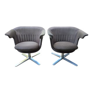 Steelcase I2i Dual Swivel Club Chairs - Set of 2 For Sale