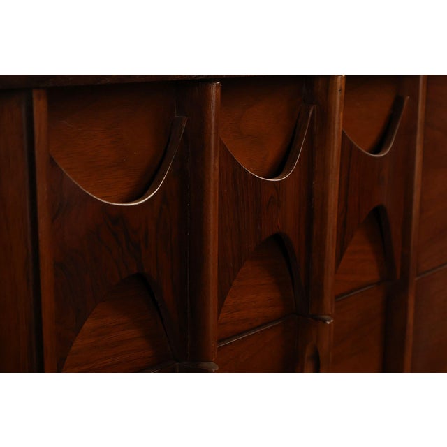 Kent Coffey Perspecta Mid Century Modern Walnut 9 Drawer Dresser For Sale - Image 13 of 18