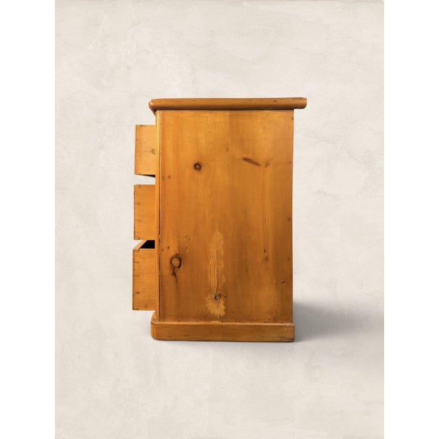 Early 20th Century Early 20th Century Antique English Pine Chest of Drawers For Sale - Image 5 of 10