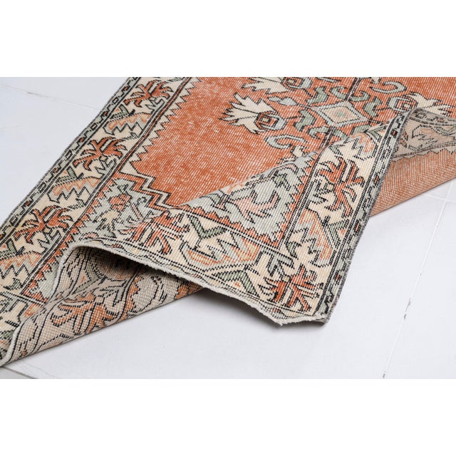 1950s Mid 20th Century Neutral Coastal Farmhouse Rug For Sale - Image 5 of 8