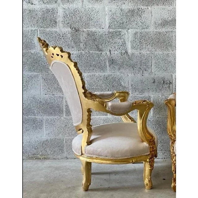 Precious chair fully refinished in new 24-carat gold + new high-end velvet fabric. This is a beautiful heavy duty chair...