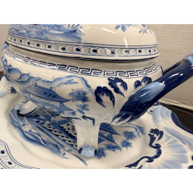 Chinoiserie Chelsea House Chinoiserie Blue and White Porcelain Soup Tureen & Underplate For Sale - Image 3 of 8