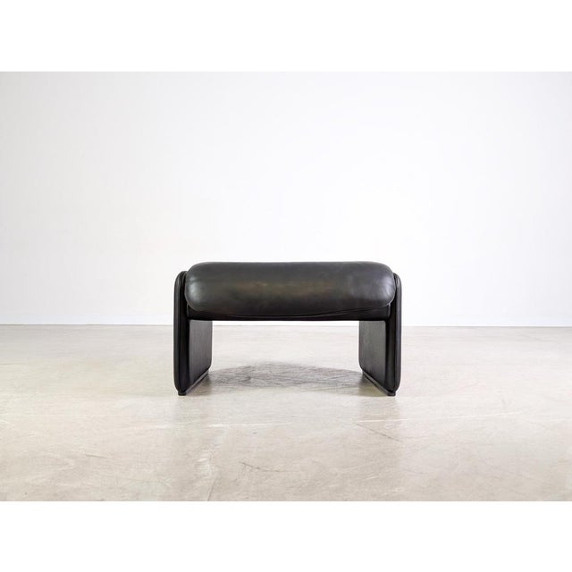 Mid-Century Modern DS 2018 Ottoman in Leather and Black from de Sede For Sale - Image 3 of 10