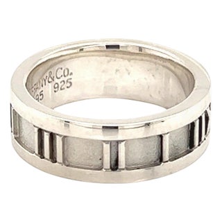1990s Tiffany & Co Estate Sterling Silver Ring Size 4.25, 5.2 Grams For Sale