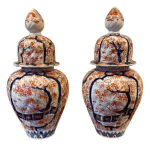 Antique Japanese Pair of Late Meiji Period Hand Painted Porcelain Imari Style Lidded Ginger Jars