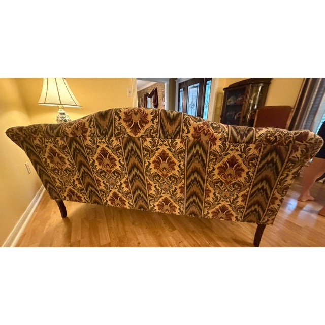 1980s 1980s Traditional Serpentine Camelback Sofa For Sale - Image 5 of 9