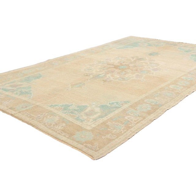 52957 Vintage Turkish Oushak Rug with Romantic Georgian French Cottage Style 04'08 x 07'06. Showcasing effortless beauty...