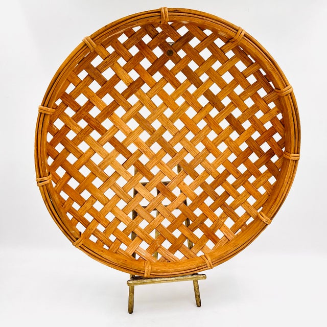 Mid 20th Century Chinoiserie Rattan Wicker Large Herb or Tobacco Drying Basket Tray or Wall Hanging For Sale In New York - Image 6 of 11