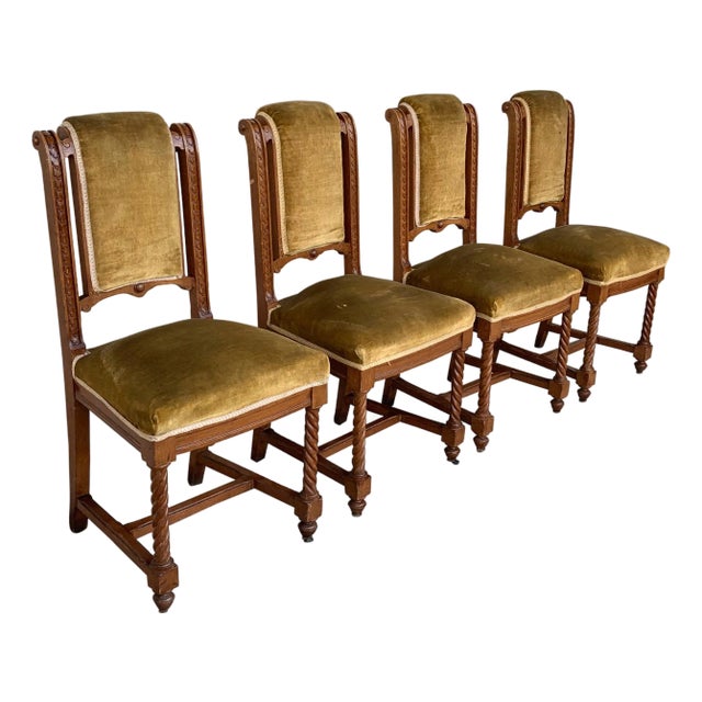 Early 20th Century Set of 4 Carved Dining Room Chairs in Louis XIII Style with Velvet Seat and Back For Sale