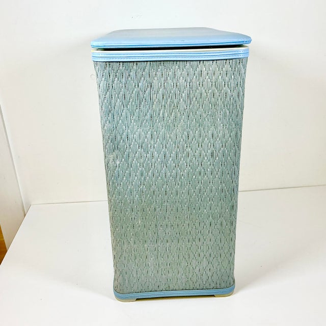 1970s Vintage Boho Chic Americana Raffia Hamper. For Sale - Image 11 of 13