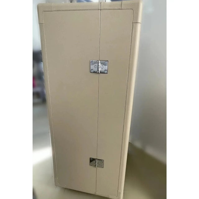 Poltrona Frau Poltrona Frau Isidoro Drinks Cabinet - Italian Saddle Leather & Walnut For Sale - Image 4 of 11