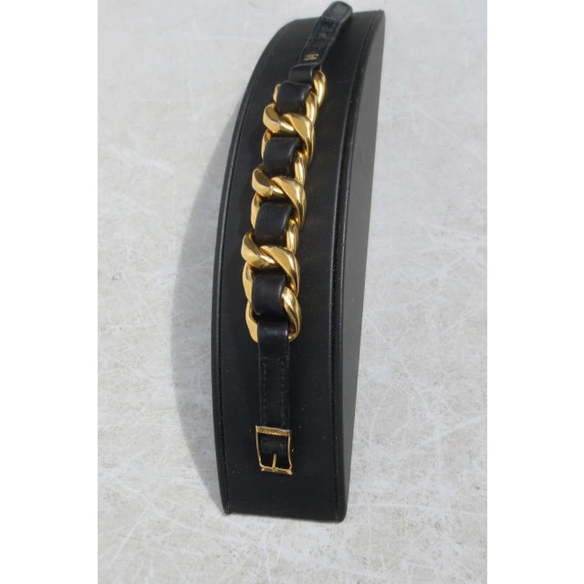 1990s Vintage Chanel Leather and Gilt Metal Bracelet For Sale - Image 5 of 5