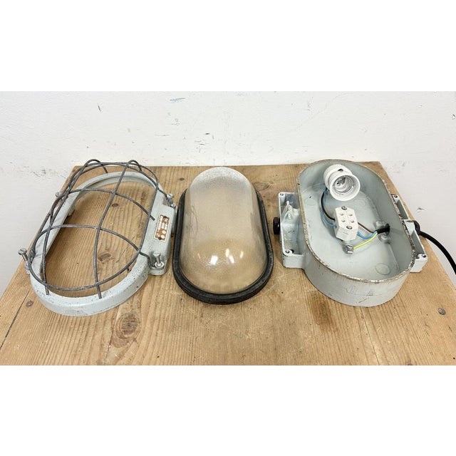 Industrial Cast Aluminium Wall Light with Frosted Glass from Elektrosvit, 1970s For Sale - Image 12 of 17