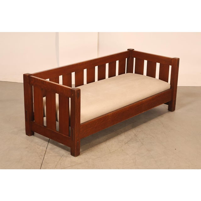 Mission Antique Gustav Stickley No. 208 Arts And Crafts Mission Oak Settle For Sale - Image 3 of 18