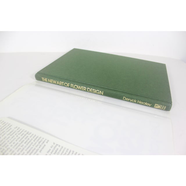 1986 the New Art of Flower Design Deryck Healey Hard Cover Coffee Table Book Colorful Flower Arranging For Sale - Image 6 of 9