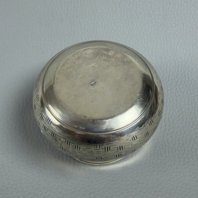 Small Bucket in 800 Silver with Vermeil Interior and Floral Theme For Sale - Image 6 of 12